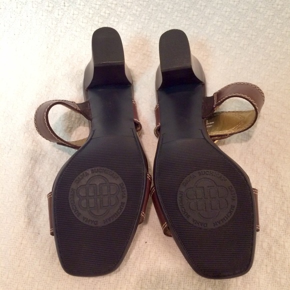 NWOT Dana Buchman Sandals - Picture 4 of 5